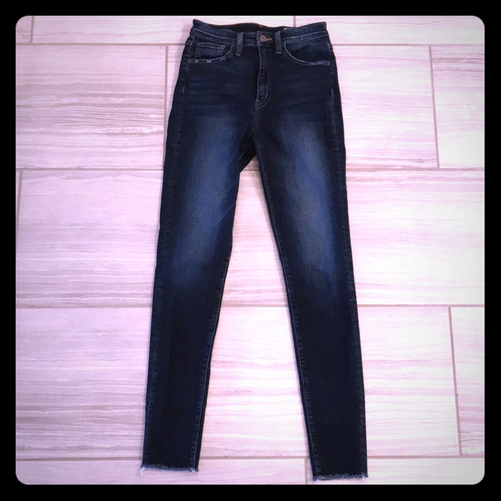Ultra high rise ankle skinny jean.